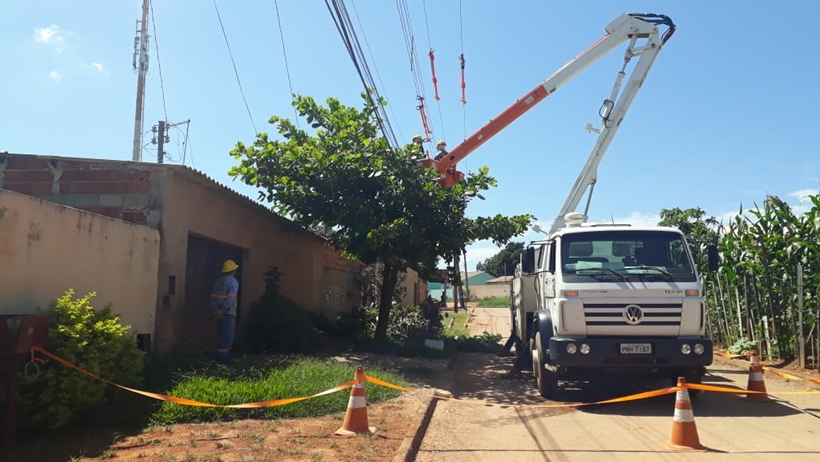 Até a próxima semana, rede elétrica de Santo Antônio do Descoberto recebe manutenção
