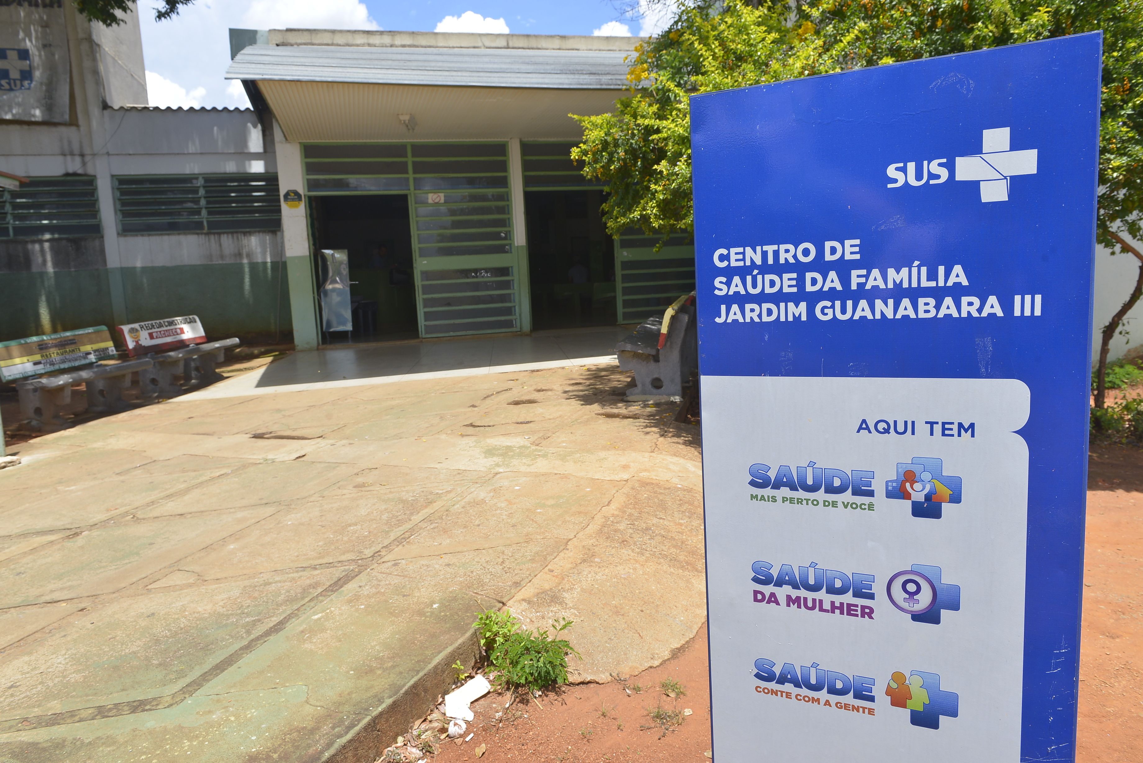Usuários do Cais Guanabara III contestam o fechamento total e temem a não reabertura da unidade que será transformada em UPA. (Foto: Ruber Couto/Alego)