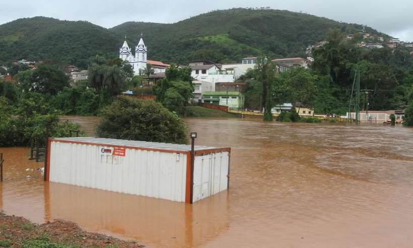 Os fortes temporais que atingem o estado de Minas Gerais já fizeram sete mortes. Dezesseis pessoas estão desaparecidas. (Foto: Jair Amaral/EM/D.A Press)