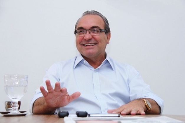 Jânio Darrot pretende se licenciar da presidência do PSDB ainda em janeiro.
