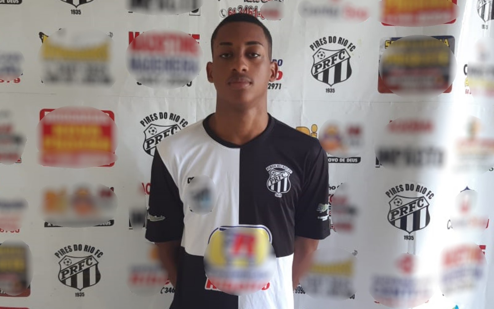 Jogador de 16 anos morre durante partida, em Santa Cruz de Goiás