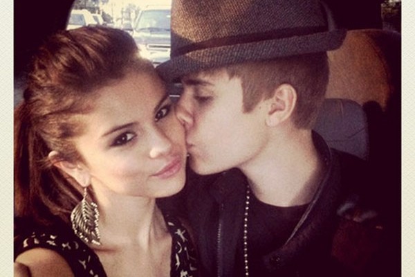Selena Gomez diz que sofreu abuso emocional em namoro com Justin Bieber