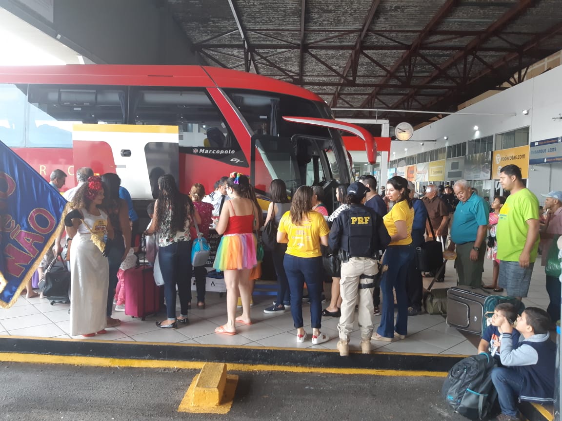 A PRF faz alerta, na manhã deste sábado (22), sobre cuidados na viagem e importunação sexual na rodoviária de Goiânia. (Foto: Divulgação/PRF)