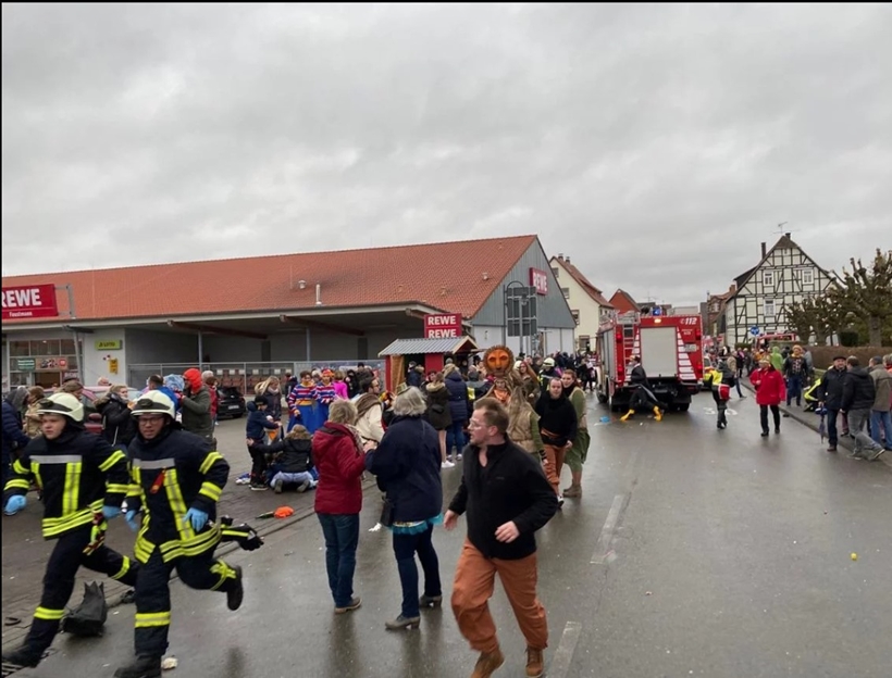 Ataque com carro deixa 30 feridos em desfile de Carnaval na Alemanha