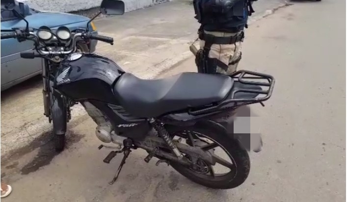 Adolescente é apreendido com moto roubada na BR-153, em Goiânia