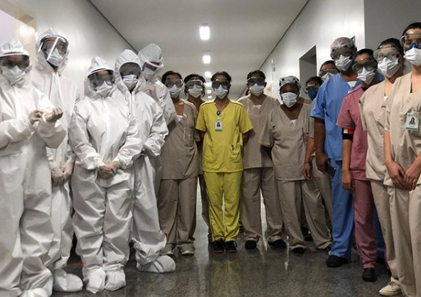 O marido da idosa que morreu por coronavírus foi o 1º paciente a ser internado no Hospital de Campanha, em Goiânia. (Foto: reprodução)