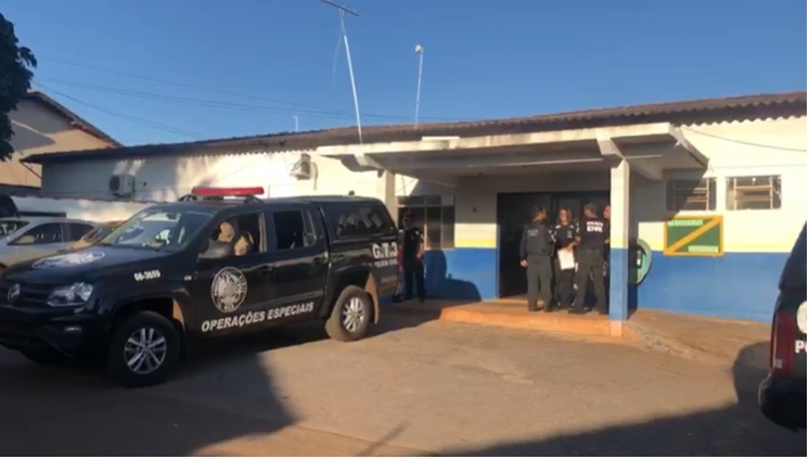 A PC cumpre quatro mandados de prisão e 14 de busca e apreensão contra suspeitos de fraudar licitações na Prefeitura de Edealina. (Foto: Divulgação/PC)