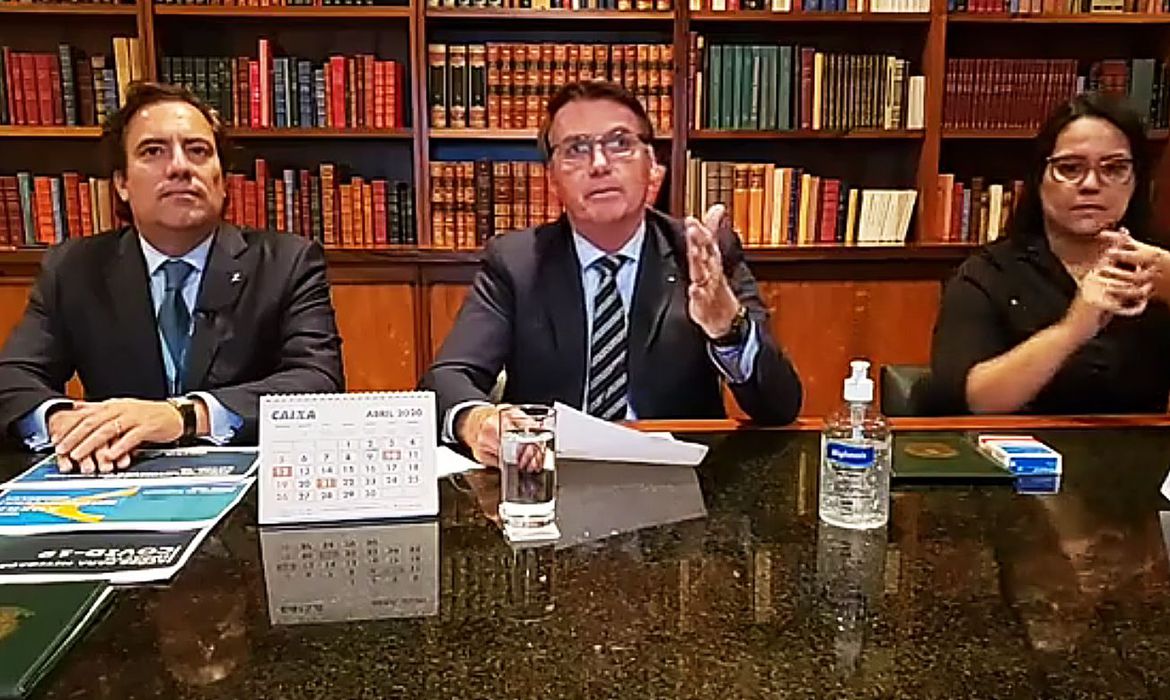 O presidente Jair Bolsonaro afirmou nesta quinta-feira (9) que espera a normalização da atividades do país em menos de "três ou quatro" meses. (Foto: reprodução)