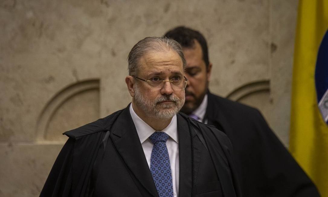 Procurador-geral da República, Augusto Aras, está com covid-19