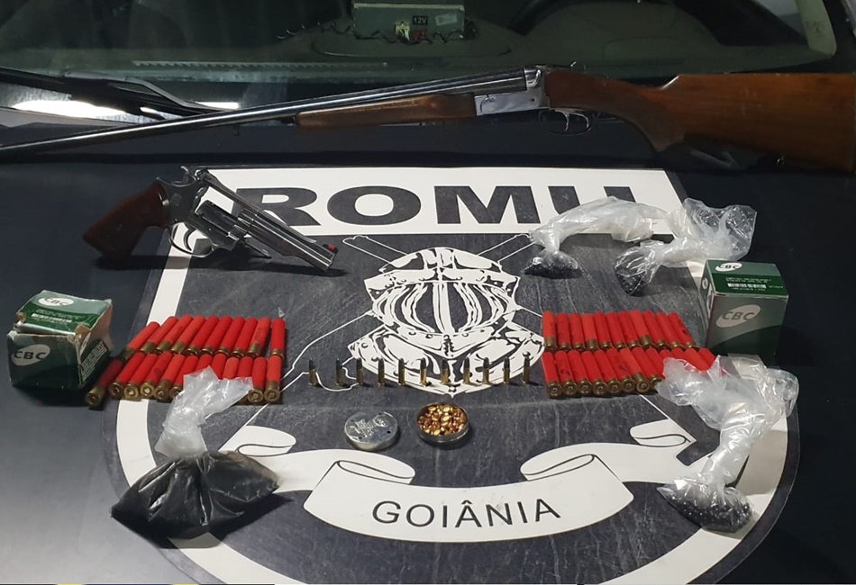 Motociclista embriagado é preso com arma e munições, em Goiânia