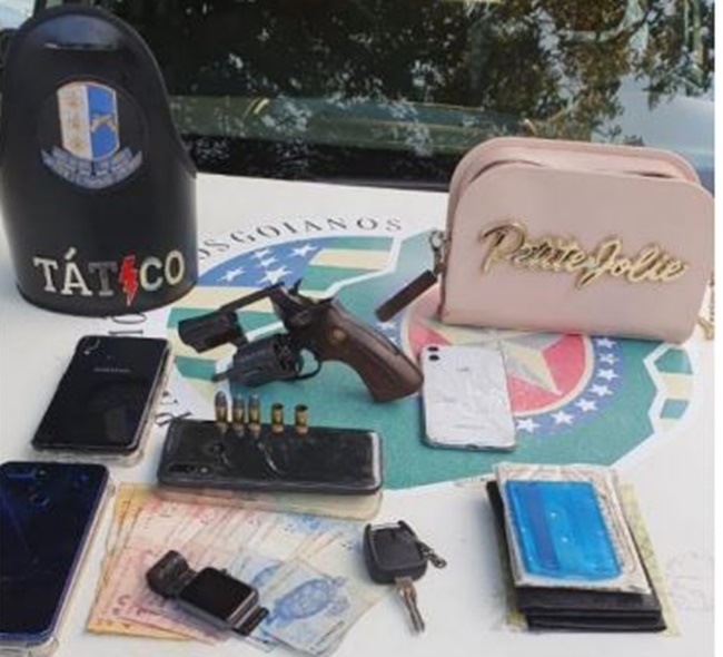 Trio suspeito de roubo de celulares foi preso no Setor Palmares em Trindade