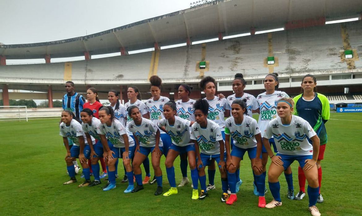 O repasse de apoio financeiro da CBF a equipes femininas tem sofrido impasse. (Foto: Lígia Montalvão)