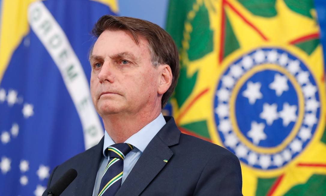 Datafolha: Aprovação de Bolsonaro segue estável após prisão de Queiroz; 64% acham que presidente sabia onde ele estava escondido