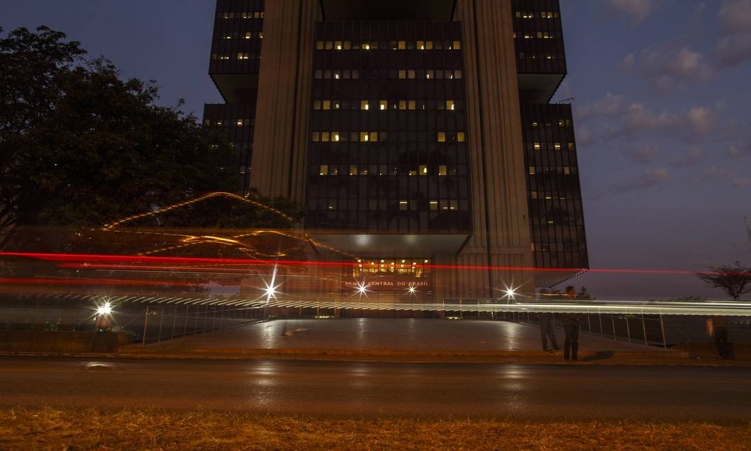 A Justiça Federal determinou que os bancos suspendam parcelas de empréstimo consignado a aposentados por quatro meses. (Foto: Daniel Marenco / Agência O Globo)