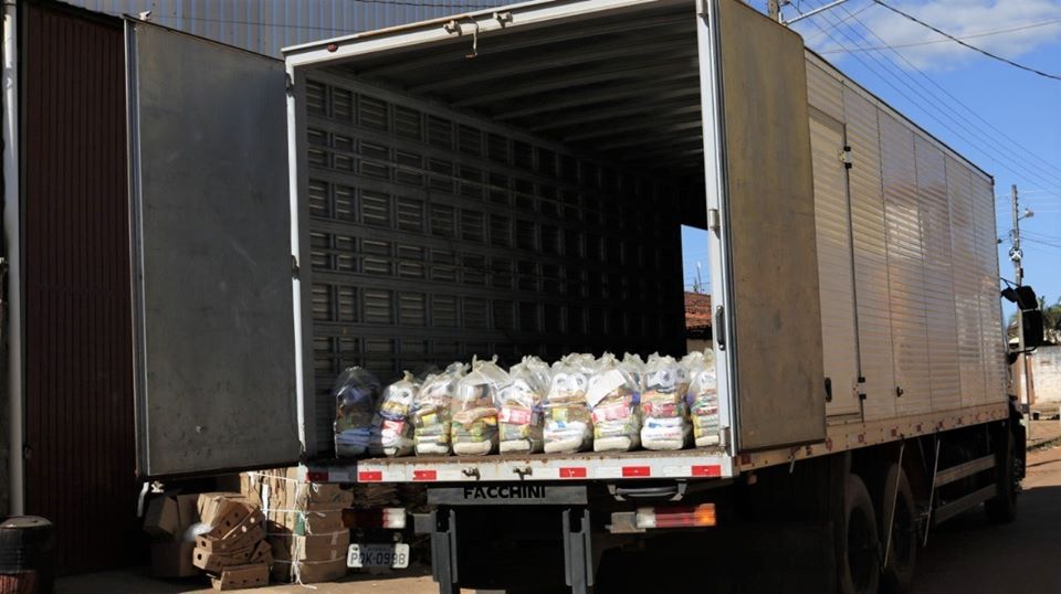 Prefeitura de Pirenópolis recebe doação de alimentos para famílias carentes