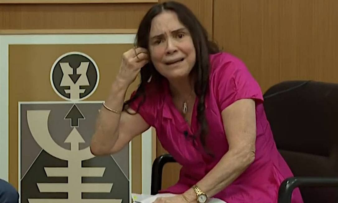 Atriz comparou críticos de Bolsonaro a terroristas 'ignorantes'. Regina Duarte diz que rejeitar Bolsonaro é uma 'completa ignorância'