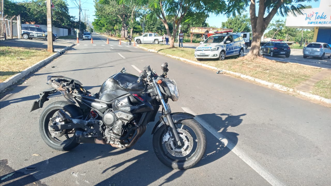 Rapaz de 20 anos sofre acidente de moto no Jardim Mariliza e fica em estado grave