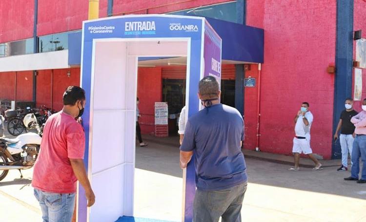 Prefeitura de Goianira instala cabines de desinfecção na cidade