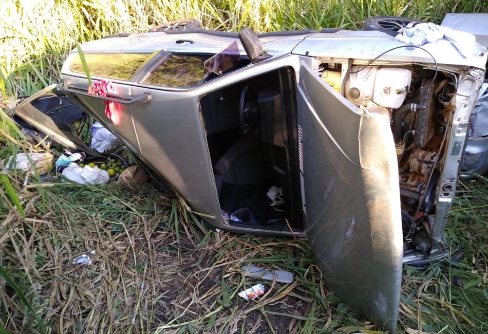 Motorista sem habilitação provoca acidente e deixa cinco feridos em Goiânia
