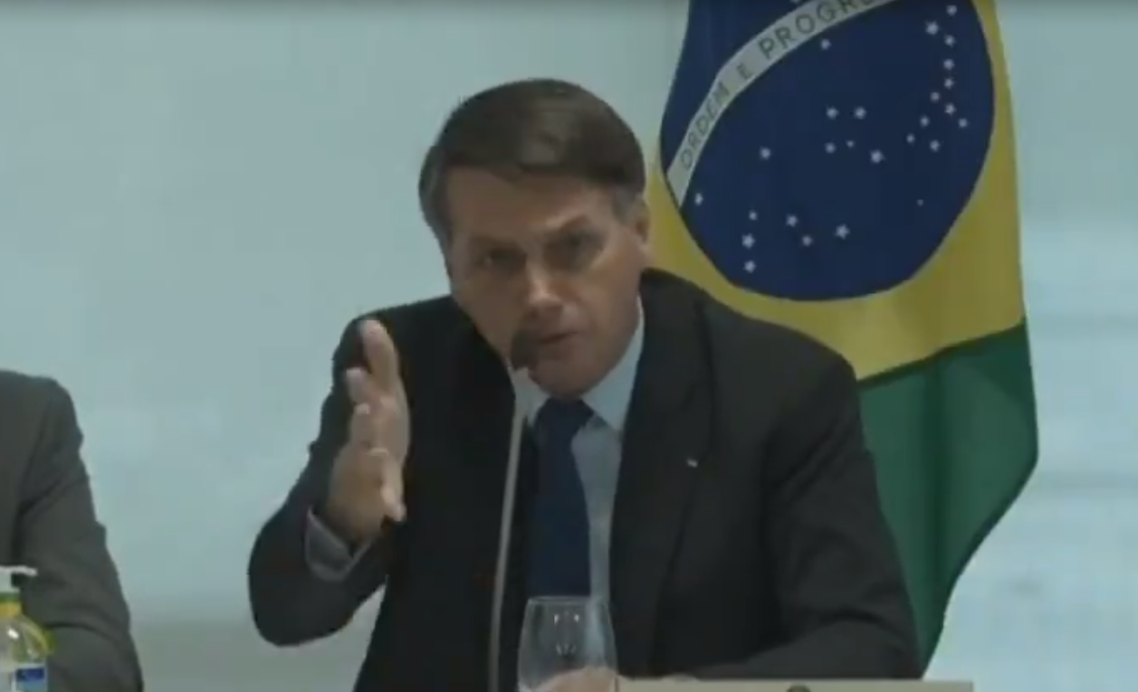 Bolsonaro pede a apoiadores que entrem em hospitais para filmar leitos