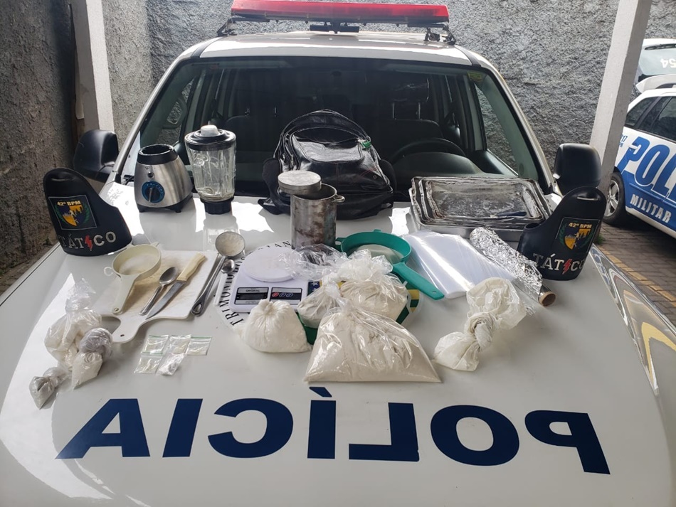 Policiais estouram laboratório de drogas em Goiânia