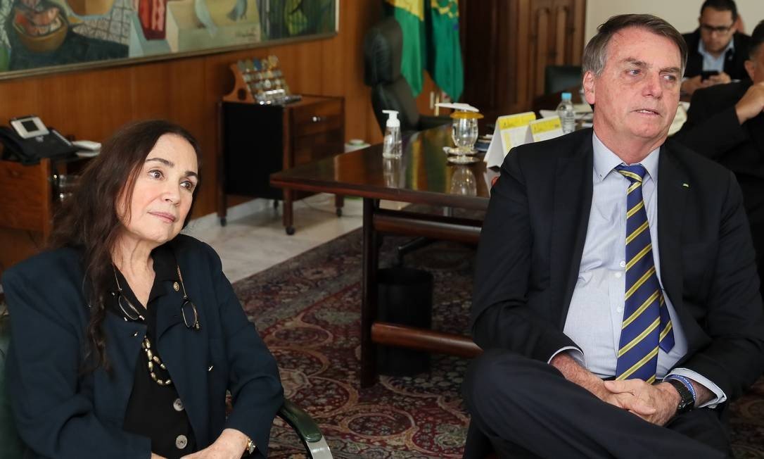 Em entrevista à CNN Brasil, a secretária especial da Cultura, Regina Duarte, minimizou a ditadura e relativizou o impacto do coronavírus. (Foto: divulgação)