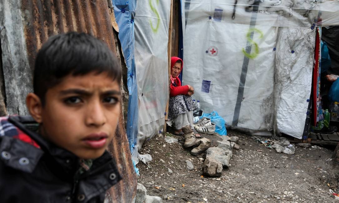 Portugal deve acolher 500 crianças dos campos de refugiados gregos assim que as restrições ao fluxo de pessoas impostas para conter a propagação do novo coronavírus forem suspensas. (Foto: Elias Marcou/Reuters)
