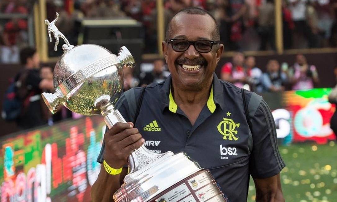Massagista do Flamengo e funcionário mais antigo em atividade do clube, Jorge Luiz Domingos, de 68 anos, faleceu nesta segunda-feira. (Foto: Alexandre Vidal/Flamengo)