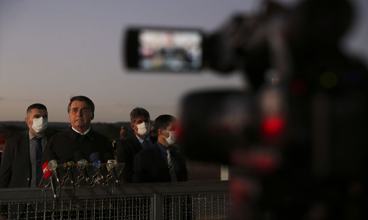 Em um ano e oito meses de governo, Bolsonaro acumula ataques verbais a jornalistas e veículos de imprensa