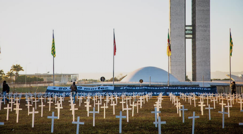 O balanço diário do Ministério da Saúde divulgado hoje (6) totalizou 98.493 mortes pela covid-19 desde o início da pandemia.(Foto: Twitter)