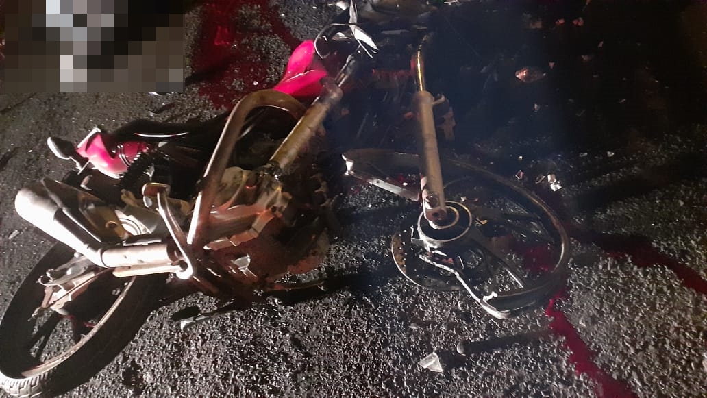 Colisão frontal entre motos mata os dois condutores, em Goiânia