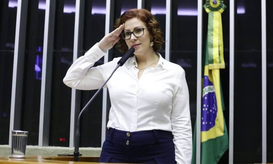 Carla Zambelli anuncia jejum em aniversário do 8 de janeiro Deputada disse que está “clamando a Jesus pela nossa nação”