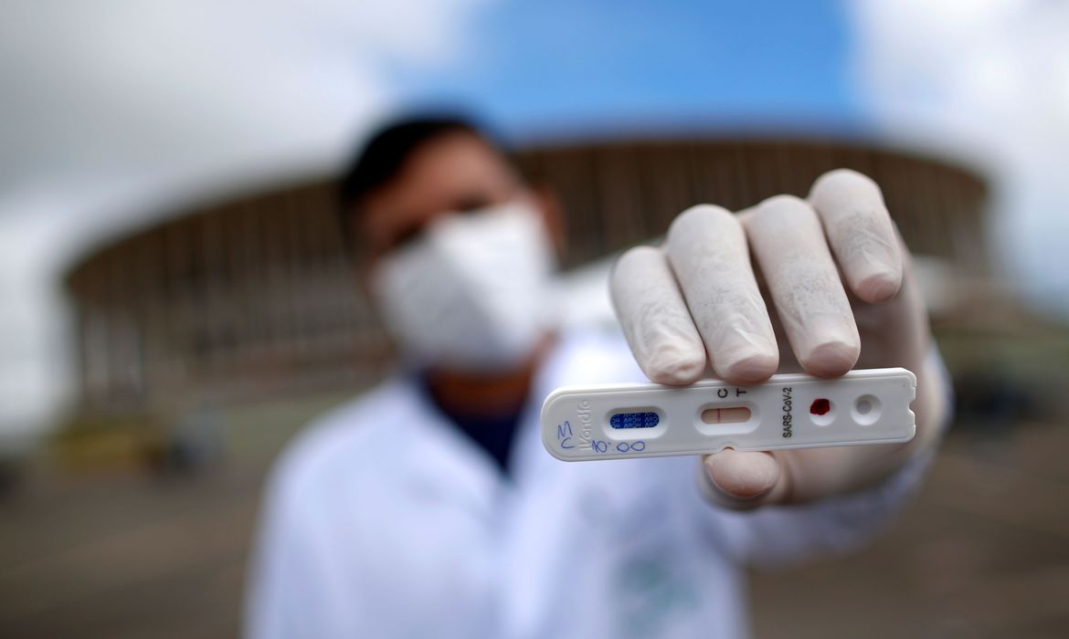 Goiás chega a 300 mil casos de coronavírus nesta sexta