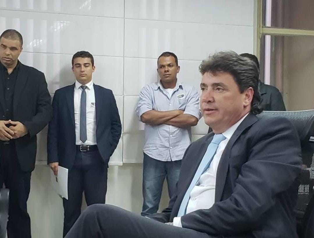 Sem alarde, Wilder costura alianças para pré-candidatura a prefeito de Goiânia