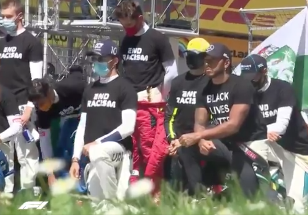Pilotos de Fórmula 1 protestam contra racismo na Áustria (Foto: Twitter/F1)