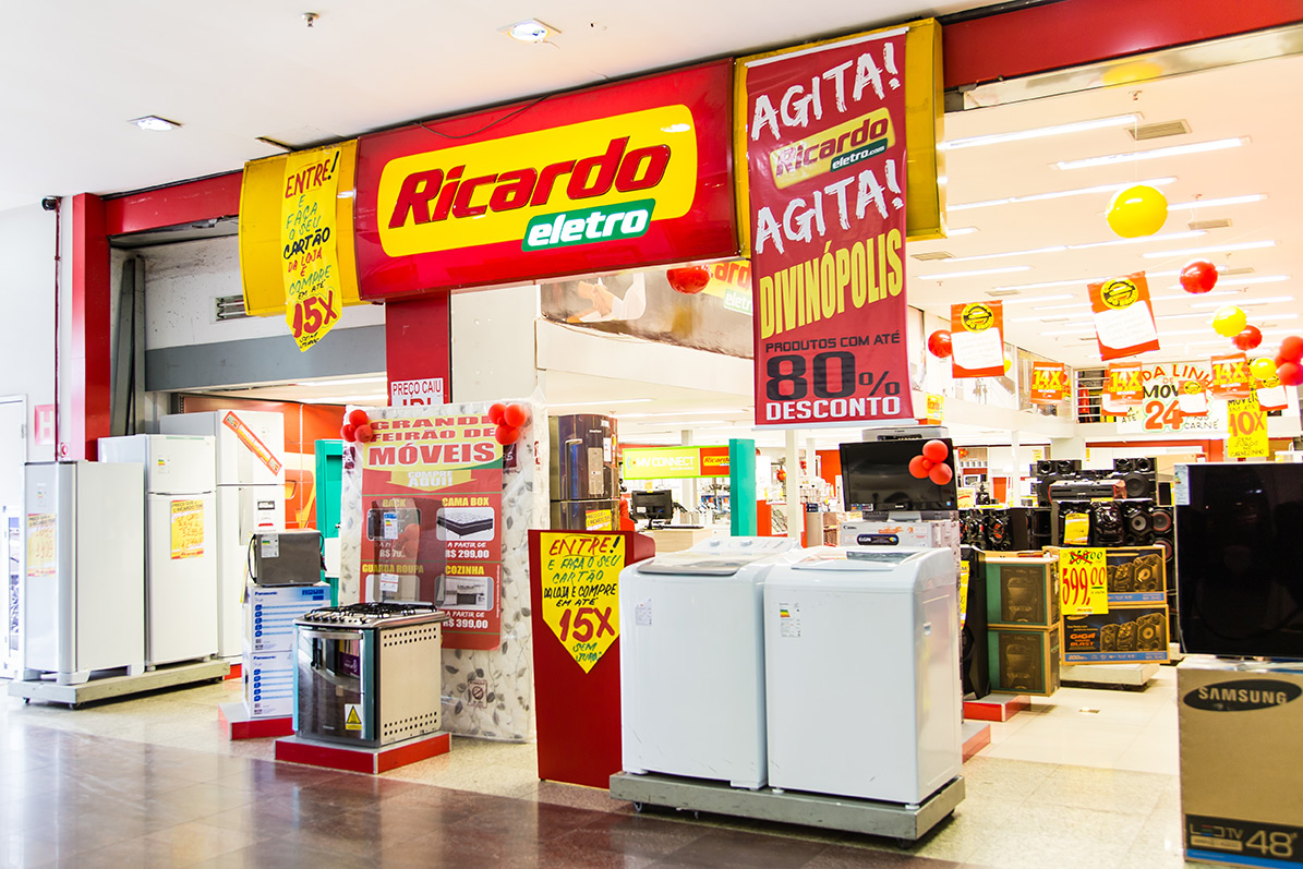 A Máquina de Vendas, dona da marca Ricardo Eletro, pediu recuperação judicial e fechou todas as lojas da rede (Foto: Reprodução)