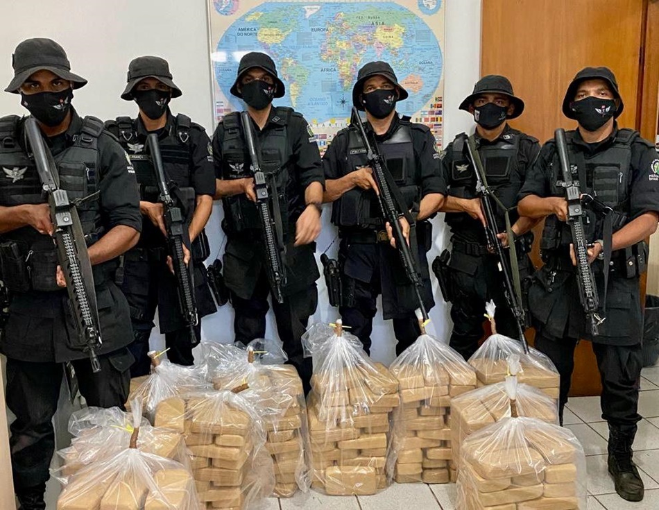 Polícia apreende 400 kg de pasta base de cocaína