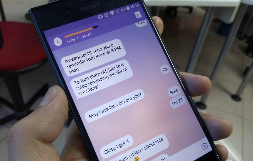 Usuário interage com seu chatbot Micah em Houston: companheiros digitais ganharam popularidade com o isolamento social (Foto: Divulgação)