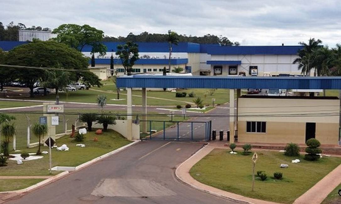 Testes em massa revelaram mais de 1 mil casos de coronavírus em fábricas das processadoras de alimentos JBS e BRF no Mato Grosso do Sul. (Foto: divulgação)