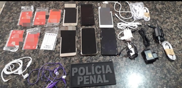 Agentes impedem entrada de celulares e fuga de detento no mesmo dia em presídio de Anápolis
