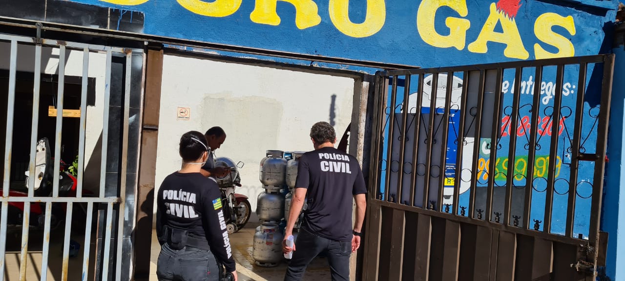 Dois estabelecimentos foram autuados por comércio ilegal de botijões de gás em Goiânia e Anápolis. (Foto: divulgação/Polícia Civil)