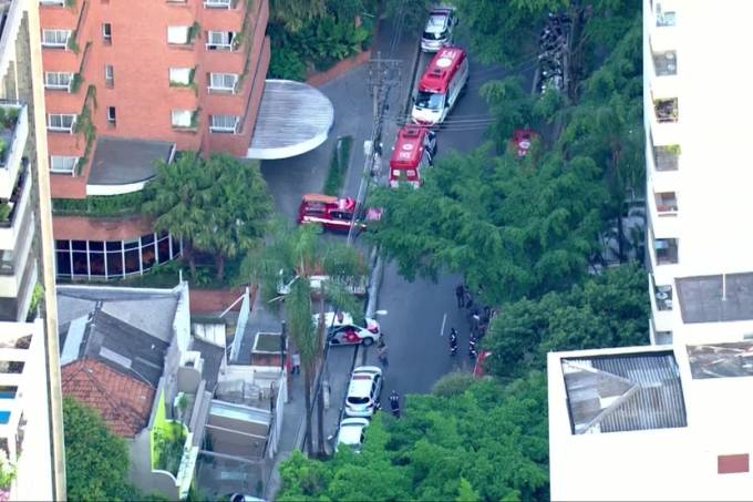 Três trabalhadores de um apartamento em reforma foram intoxicados hoje (10) na capital paulista após inalarem gás pimenta aplicado por um vizinho. (Foto: GloboNews)