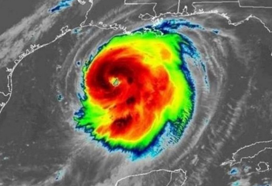 Furacão Laura: tempestade chega aos EUA com ameaça de 'ressacas catastróficas, ventos extremos e inundações'