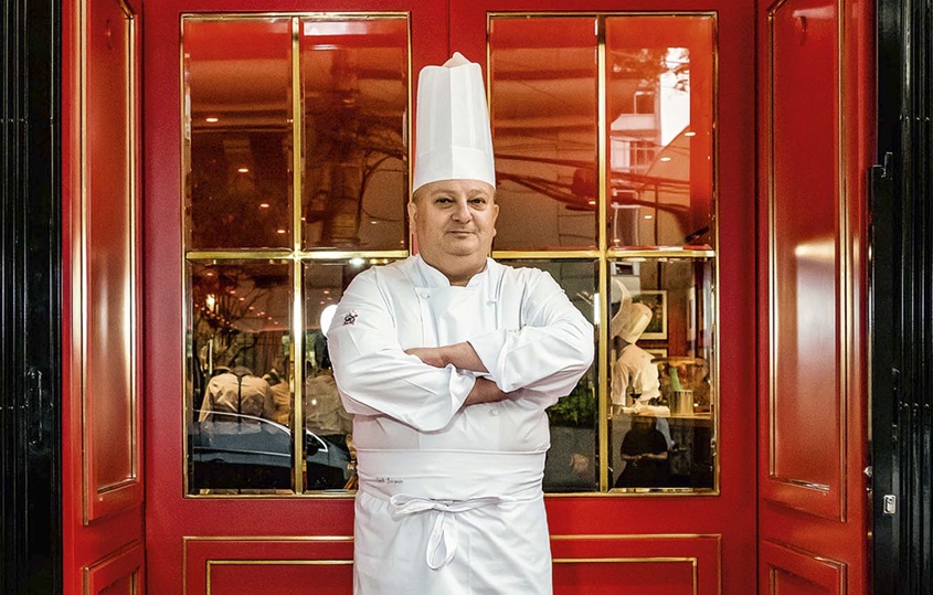 Chef Érick Jacquin tem restaurante lacrado por descumprir decreto