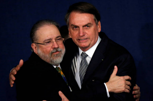 Judiciário e oposição reagem a Bolsonaro, e procuradores cobram Aras por investigação