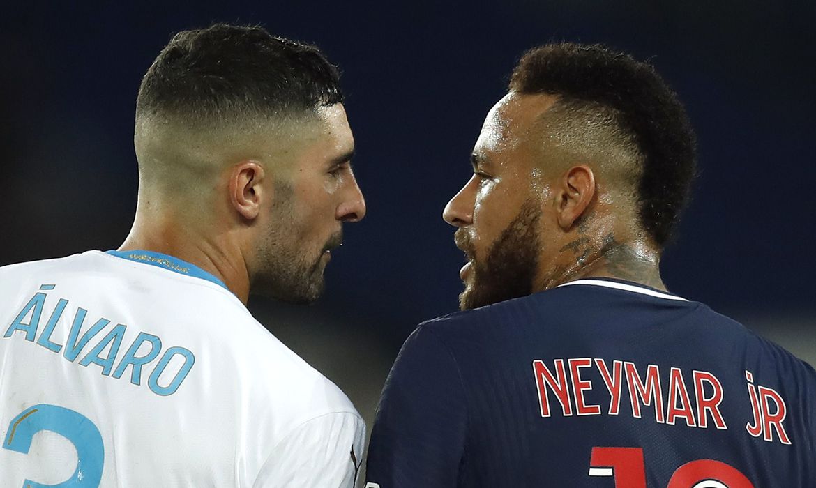 O atacante do PSG, Neymar Jr, foi suspenso por dois jogos após briga no Campeonato Francês. Agressão teria sido motivado por racismo. (Foto: Gonzalo Fuentes/Reuters)