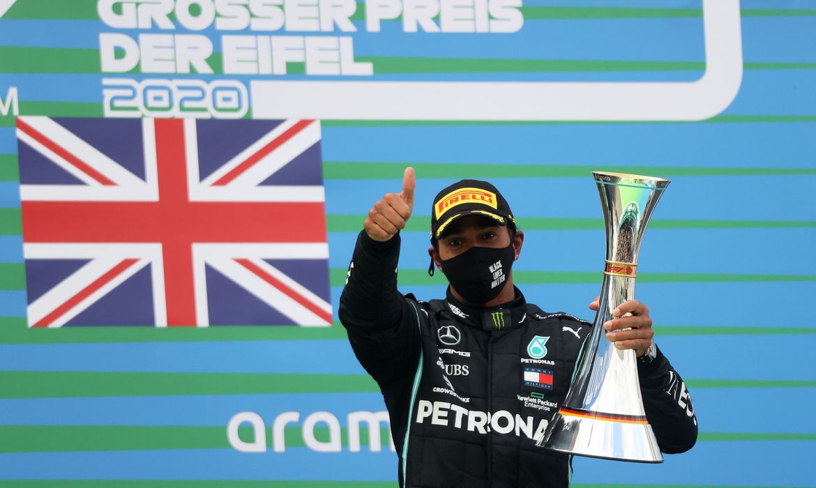 Lewis Hamilton testa positivo para Covid-19 e está fora do GP do Bahrein no fim de semana