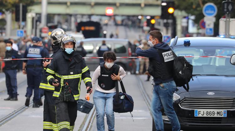 O Ministério das Relações Exteriores informou que uma das três vítimas do atentado terrorista em Nice, na França, era brasileira. (Imagem: Valery Hache/AFP)