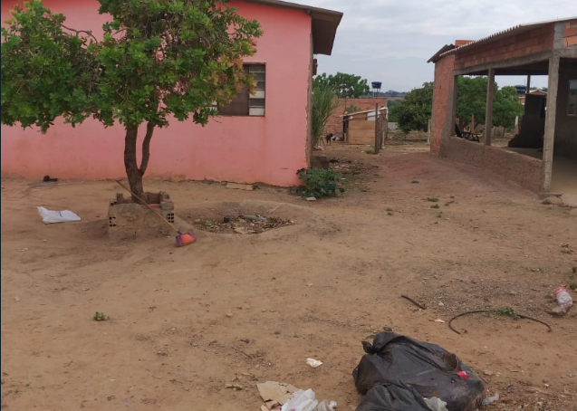 Local em que a droga foi encontrada, nesta quarta-feira (Foto: Polícia Militar)