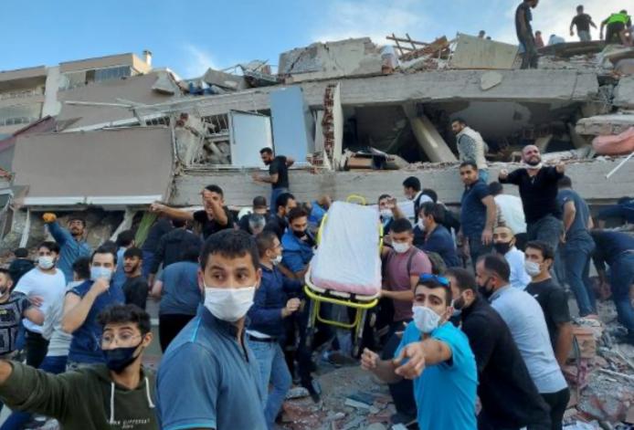Terremoto grave atinge ilha grega e costa da Turquia e deixa mortos; vídeo